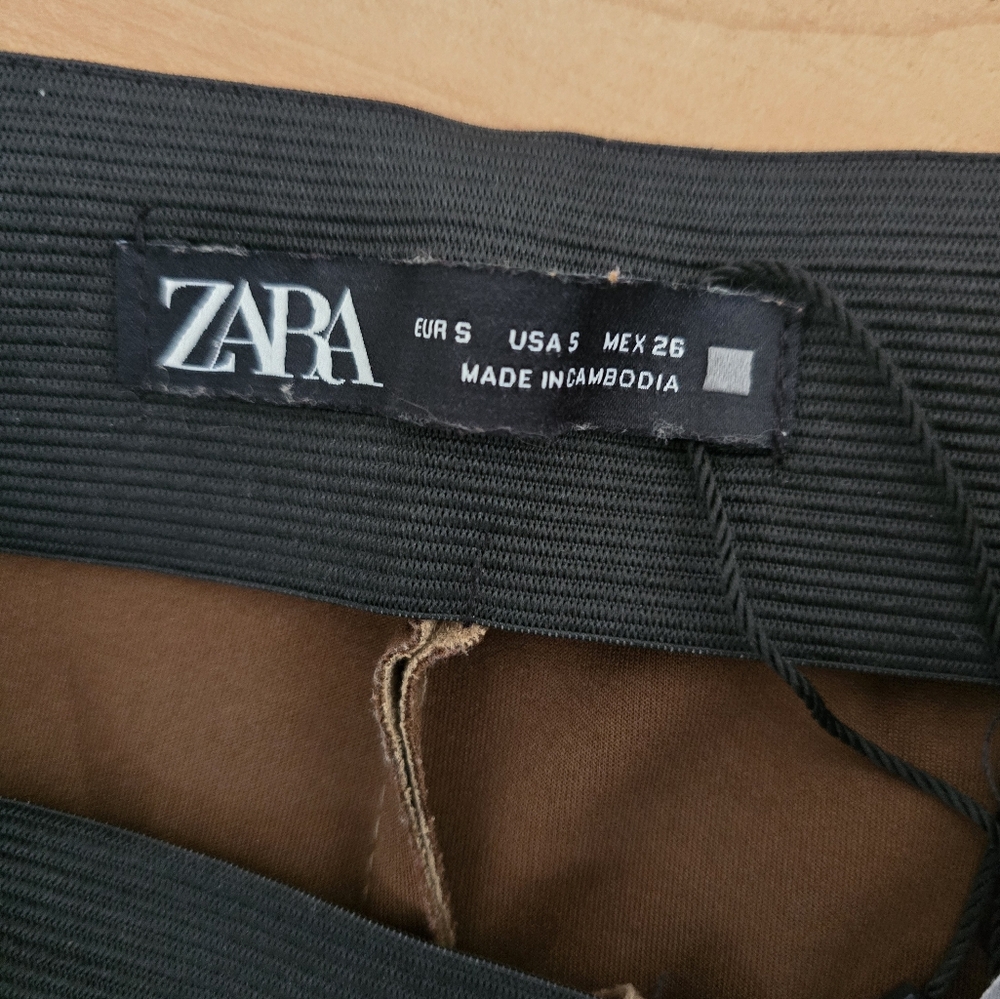 Zara Suede Skinny Pants with zipper bottoms. size S